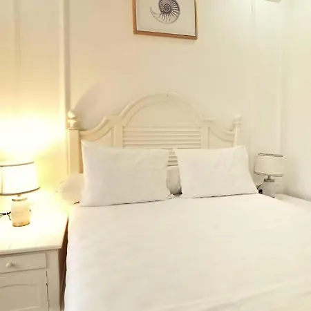 Graha Putih - Guest House-3